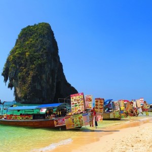 Long tail food boats