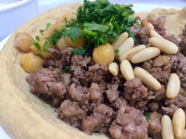 Hummus with beef/lamb & pine nuts
